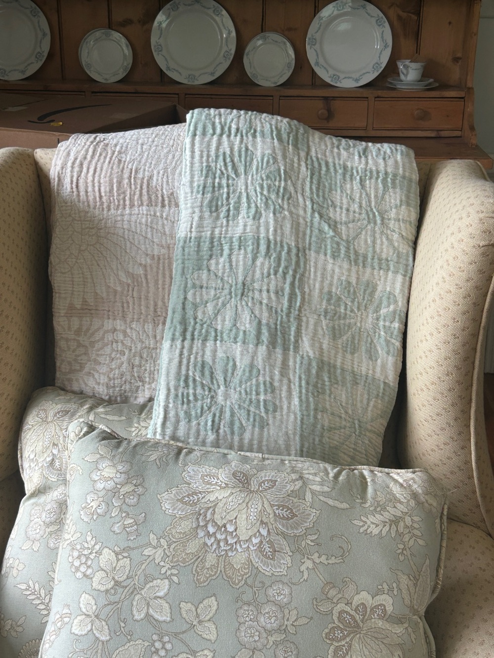 Daisy Green Patchwork Woven Quilt 55 x 72 XL Throw 100% Cotton NEW Celadon Green